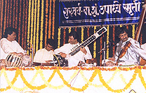 Jugalbandi of Pt. Atulkumarji with Ustad Shahid Parvezji