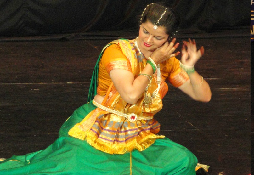 Archannaa Patwardhan performing in a concert