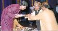Pt. Rajendra Varman receiving Swar Shree award from Pt Narayanrao Pawar in 1988
