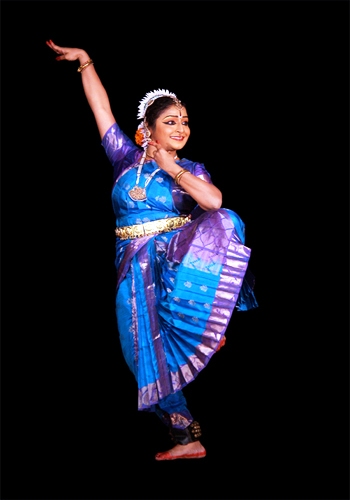 Hithaishy Dhanan Performing in Bharatnatyam style