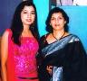 Manjiri Dhamankar with singer Shreya Ghoshal