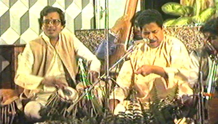 Pt Jayant Naik with Pt. Jitendra Buwa Abhisheki - 1984 at Hivare Ashram