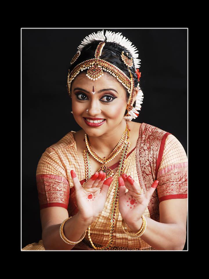 Ketaki Shenolikar performing in concert