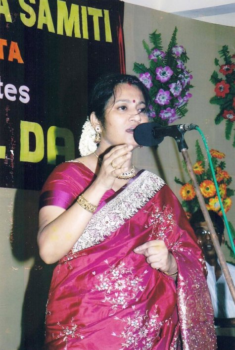 Indrani Bhaumik performing in program