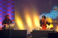 Milind Date performing with Vijay Ghate