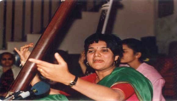 Manjiri Alegaonkar performing in program