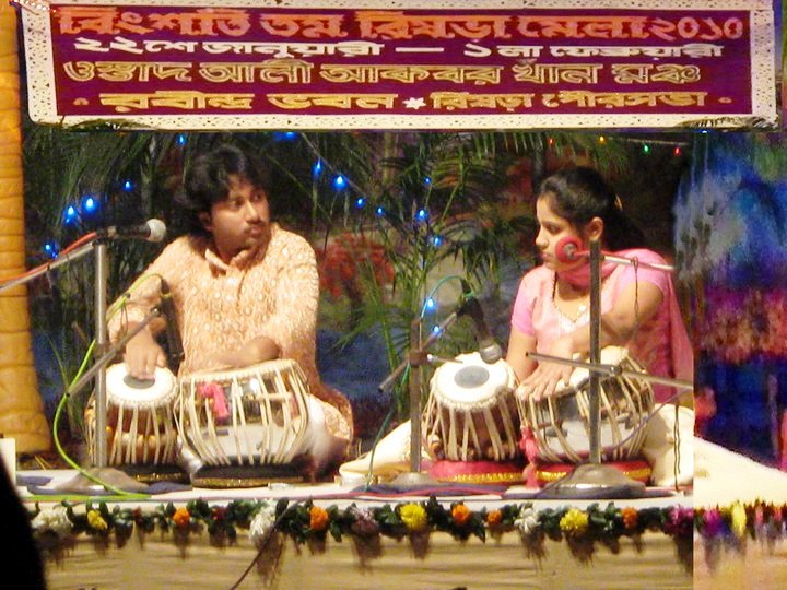 Subhendu Das & Shruti Das performing in concert