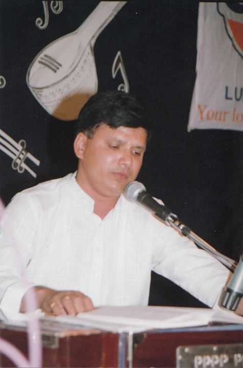 Ranjan Panchwadkar performing in program