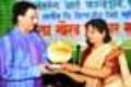 Anand Bhate receiving Kala Gaurav Puraskar.