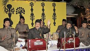 Warsi Brothers performing