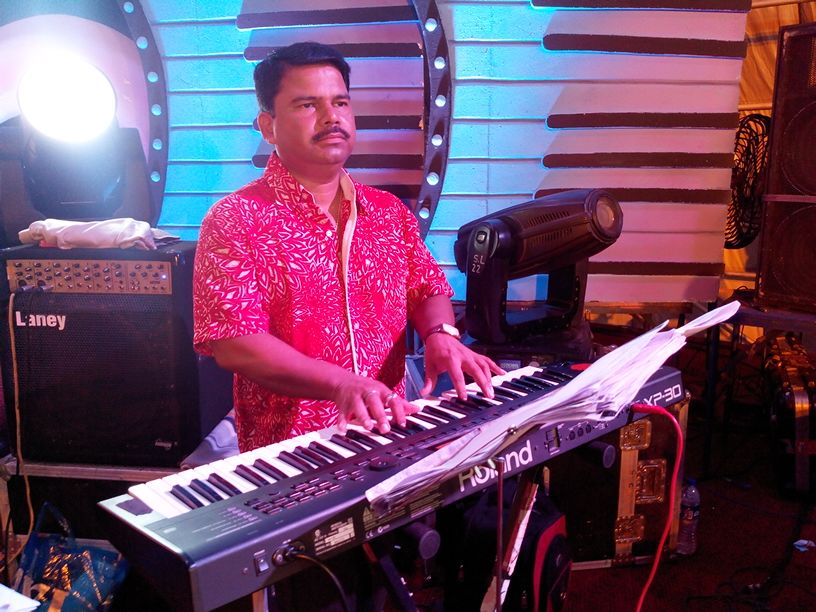 Sushant  Katkar performing in show