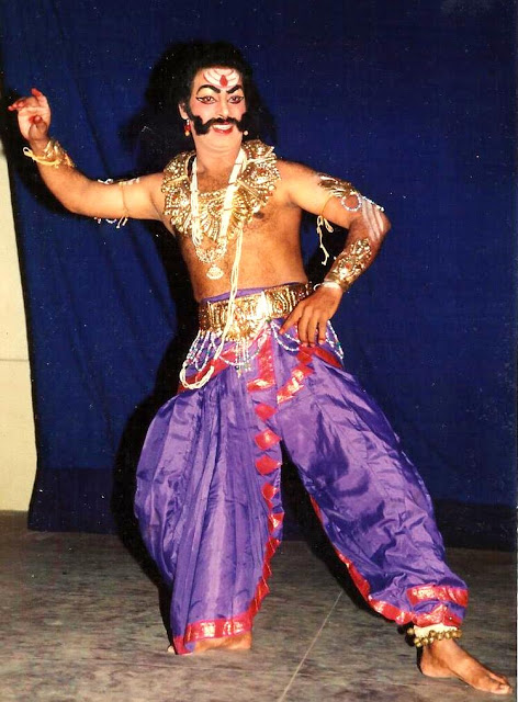 Bhagawatula Venkat Rama Sarma performing in program