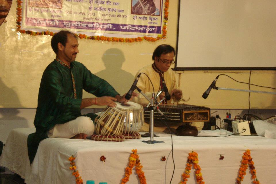 Rajkumar Majumdar performing in concert