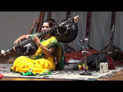 Jyoti Hegde performing in concert