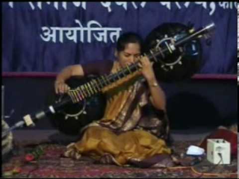 Jyoti Hegde performing in concert