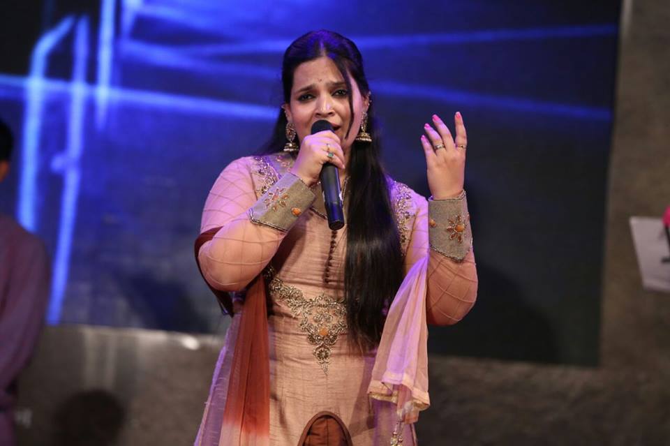 Amruta Natu Perform in Concert