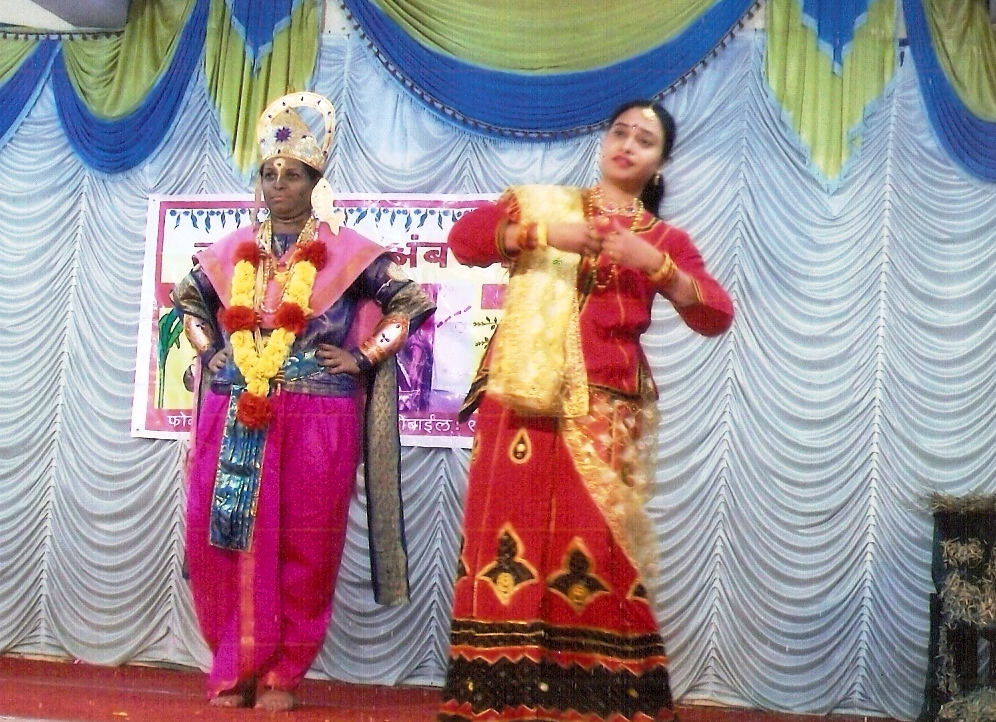  Urmi Mangalagaur Group Performed Bhakti Sumane