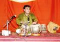 Atul Godse performing in concert
