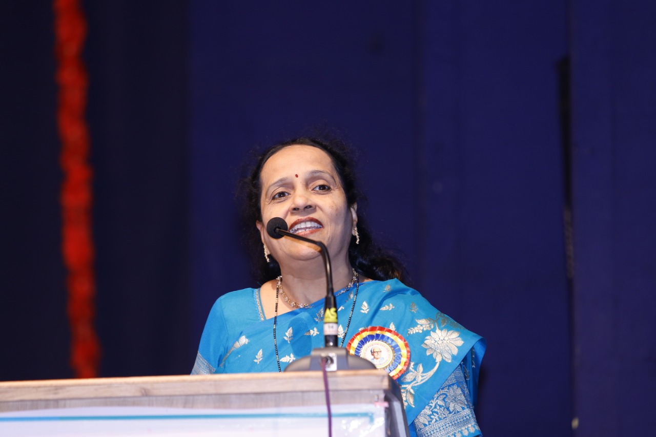 Mrs Smita Ponkshe
