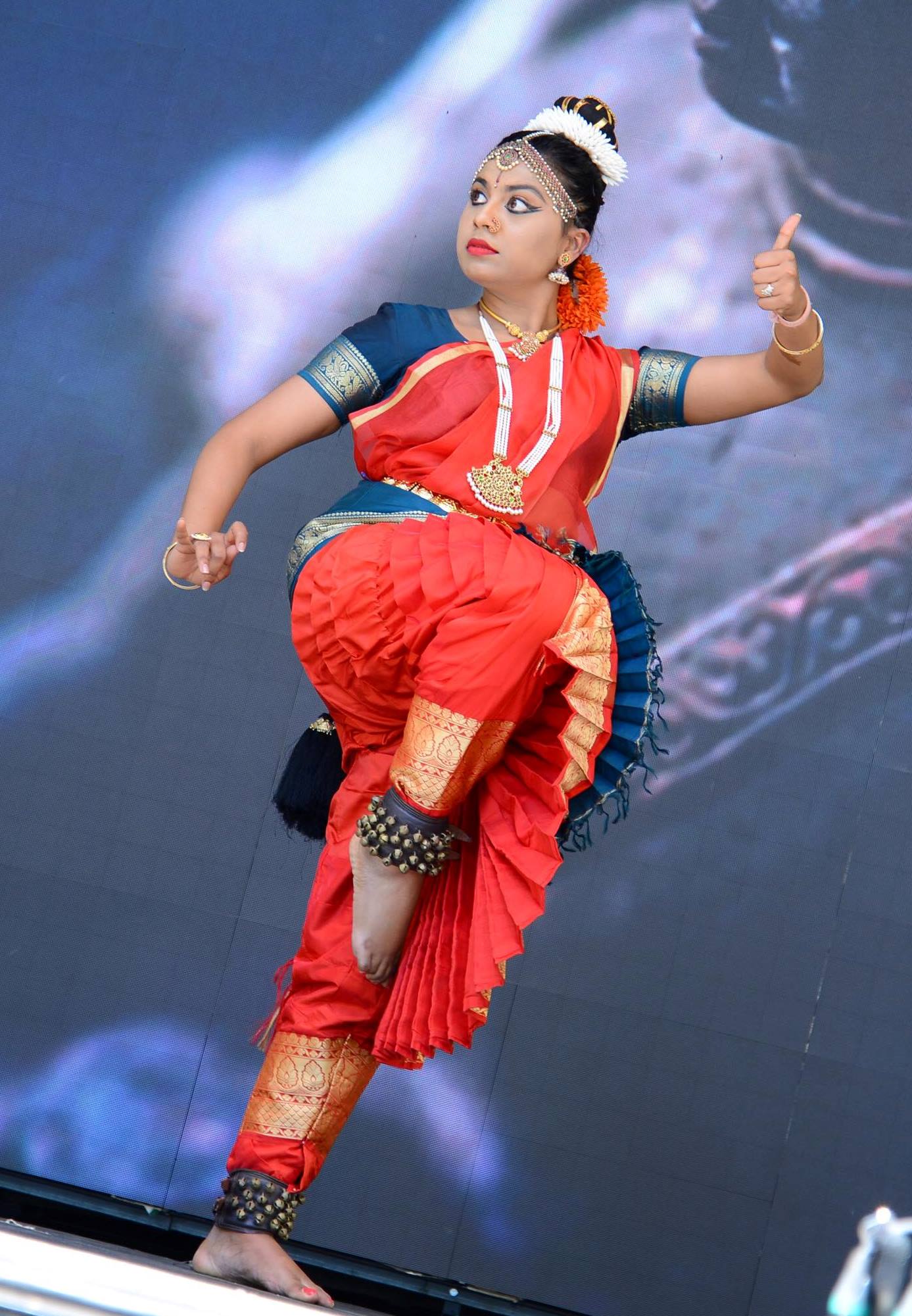 Neha Dicholkar