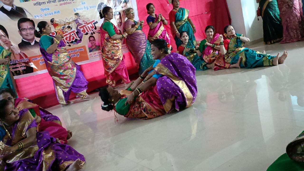 Ujjwal Kalamanch group performing Mangalagaur in Mumbai 