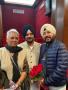 Manjeet Singh with great singer Daler Mehandi 