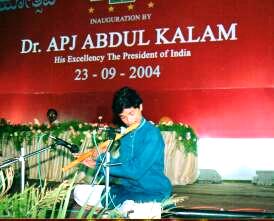Jayateerth Kulkarni performing in concert