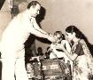Pratibha Inamdar honoured by famous singer Ramdas Kamat during her collage days
