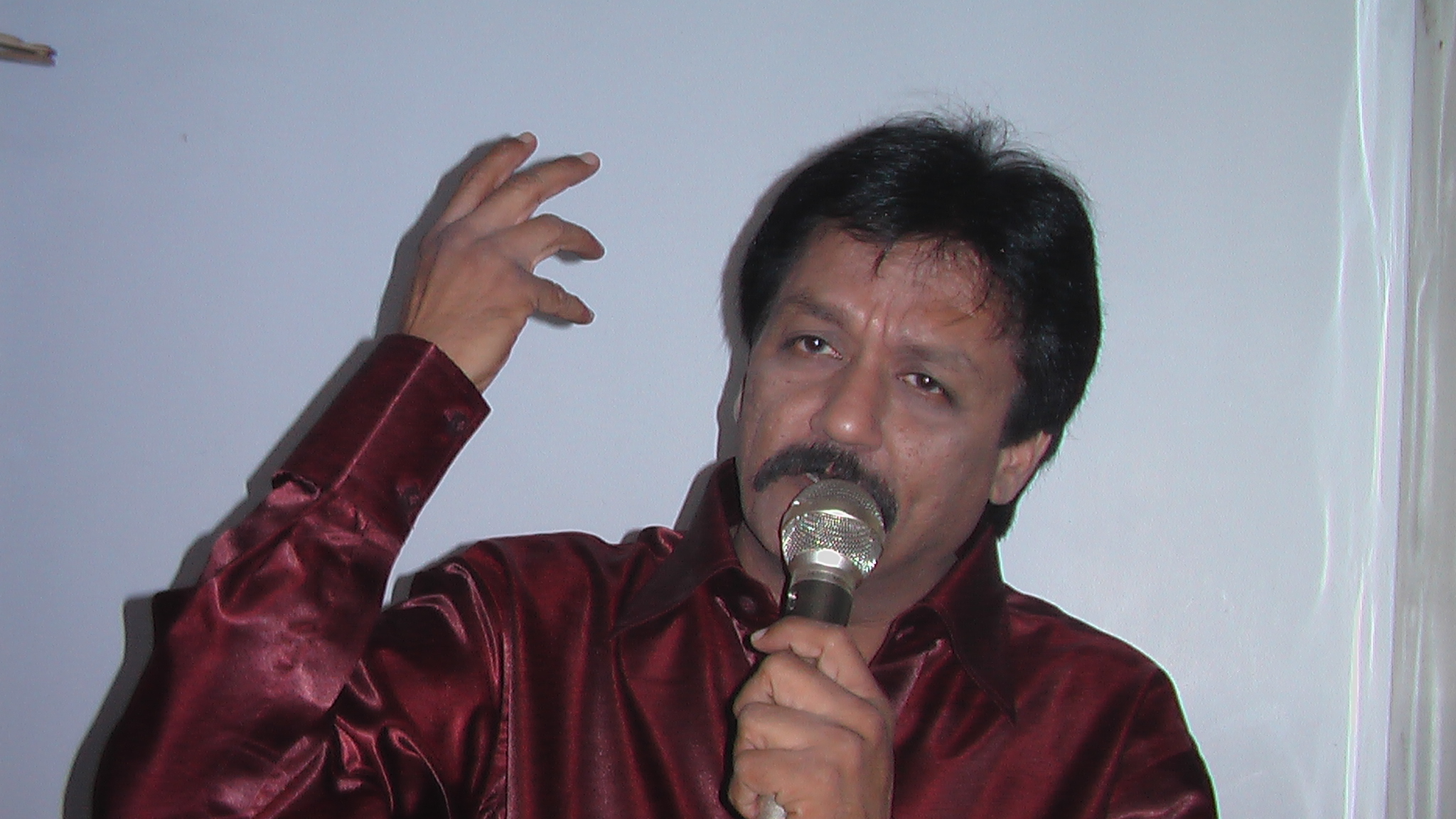 Sunil Gadhia Perform Devotional Song