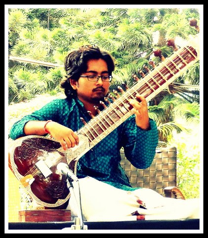 Deepsankar Bhattacharjee performing at Bangalore Concert
