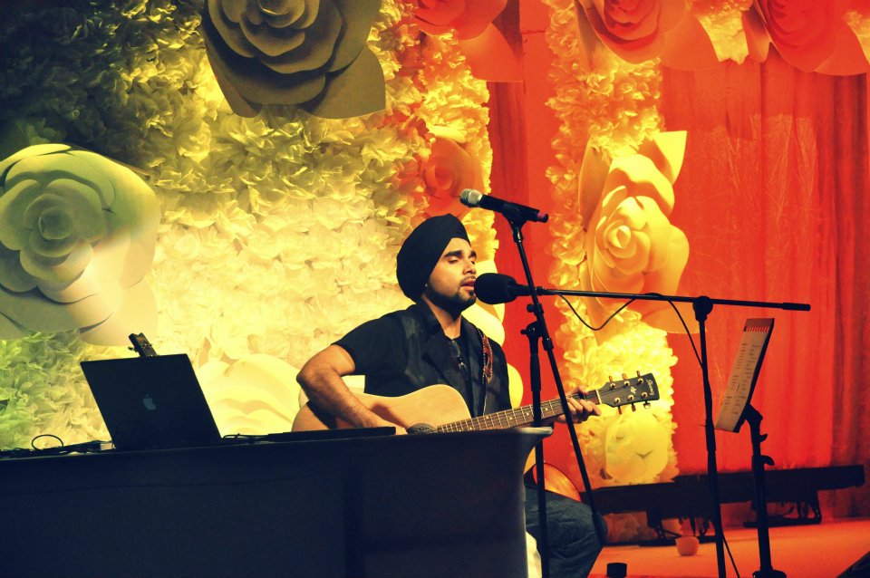 Dilpreet Bhatia performing in Dubai Festival